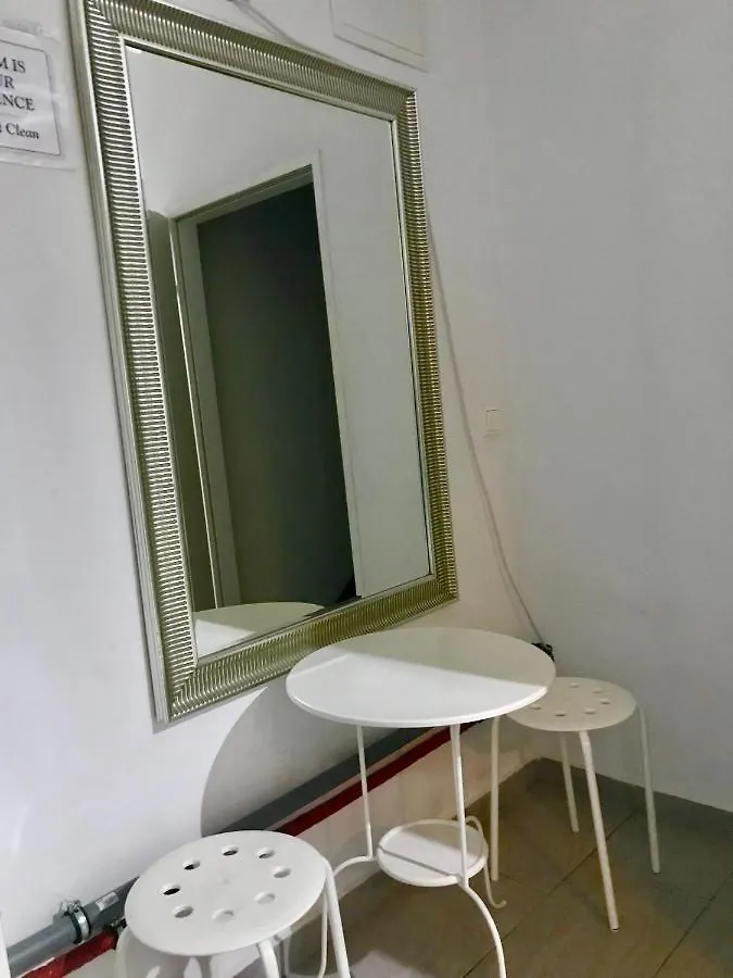 Simple Apt Vienna - 8 Bed Is Having No Kitchen Apartment 0*,